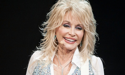 Dolly Parton tagħlaq 76 sena