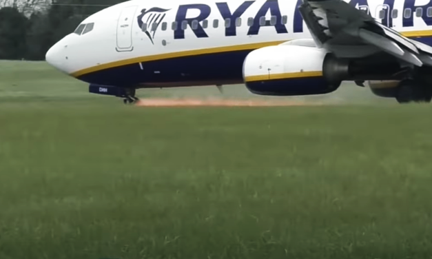 SHOCKING VIDEO: Ryanair Plane Makes Crash Landing