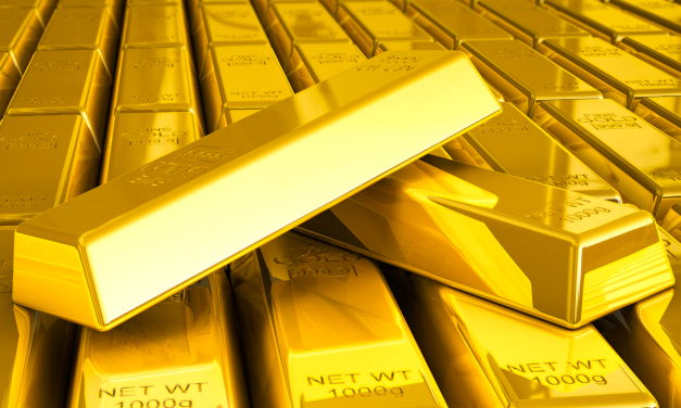 Gold Prices Dip on Stronger Dollar, Weekly Gain Intact