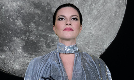 Laura Pausini Surprises Fans with “Il primo passo sulla luna”