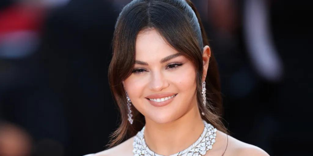 Selena Gomez Slams Plastic Surgery Rumors