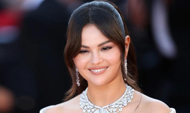 Selena Gomez Slams Plastic Surgery Rumors