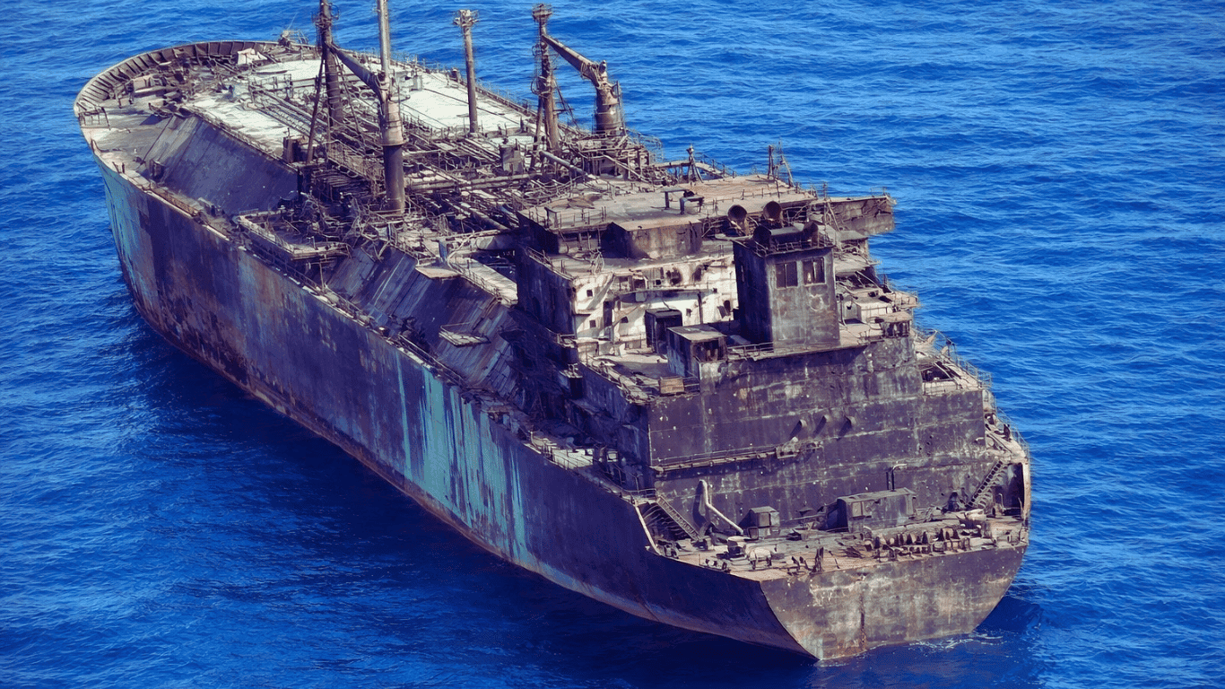 Malta Races to Avert “Land-Based Catastrophe” from Drifting Russian Tanker