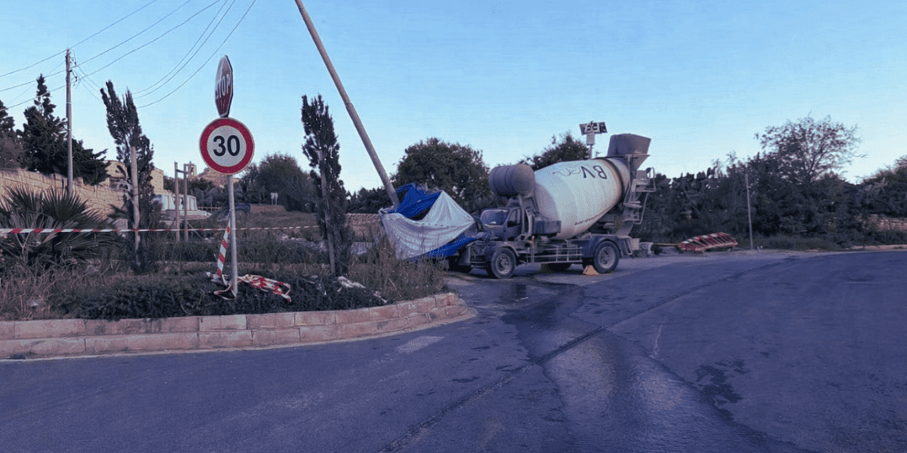 60-Year-Old Man Dies in Tragic Cement Mixer Crash in Siġġiewi