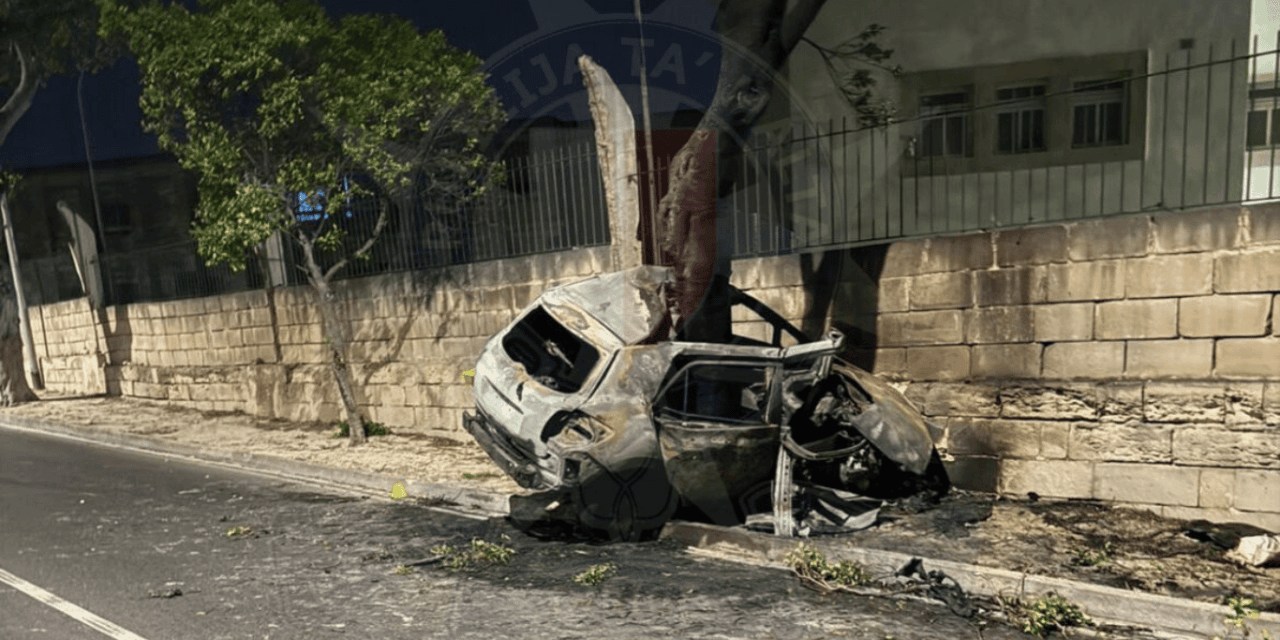 Driver Rescued by Bystanders Just Before Car Bursts into Flames