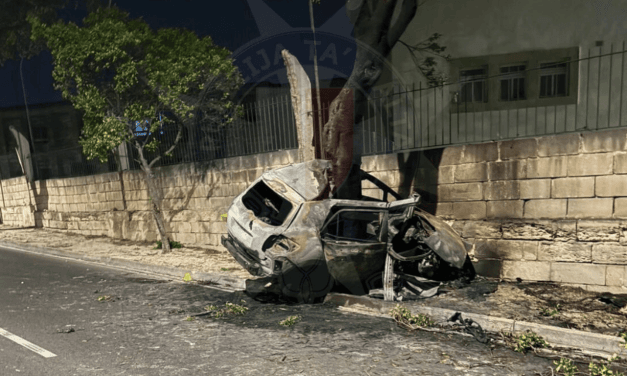Driver Rescued by Bystanders Just Before Car Bursts into Flames